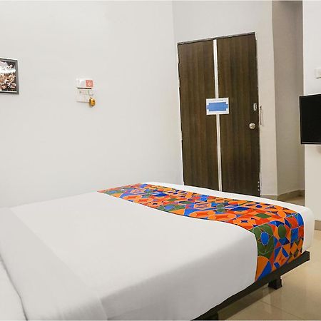 Fabhotel Aura Homes - Nr Khandoba Mandir Pimpri-Chinchwad Extérieur photo